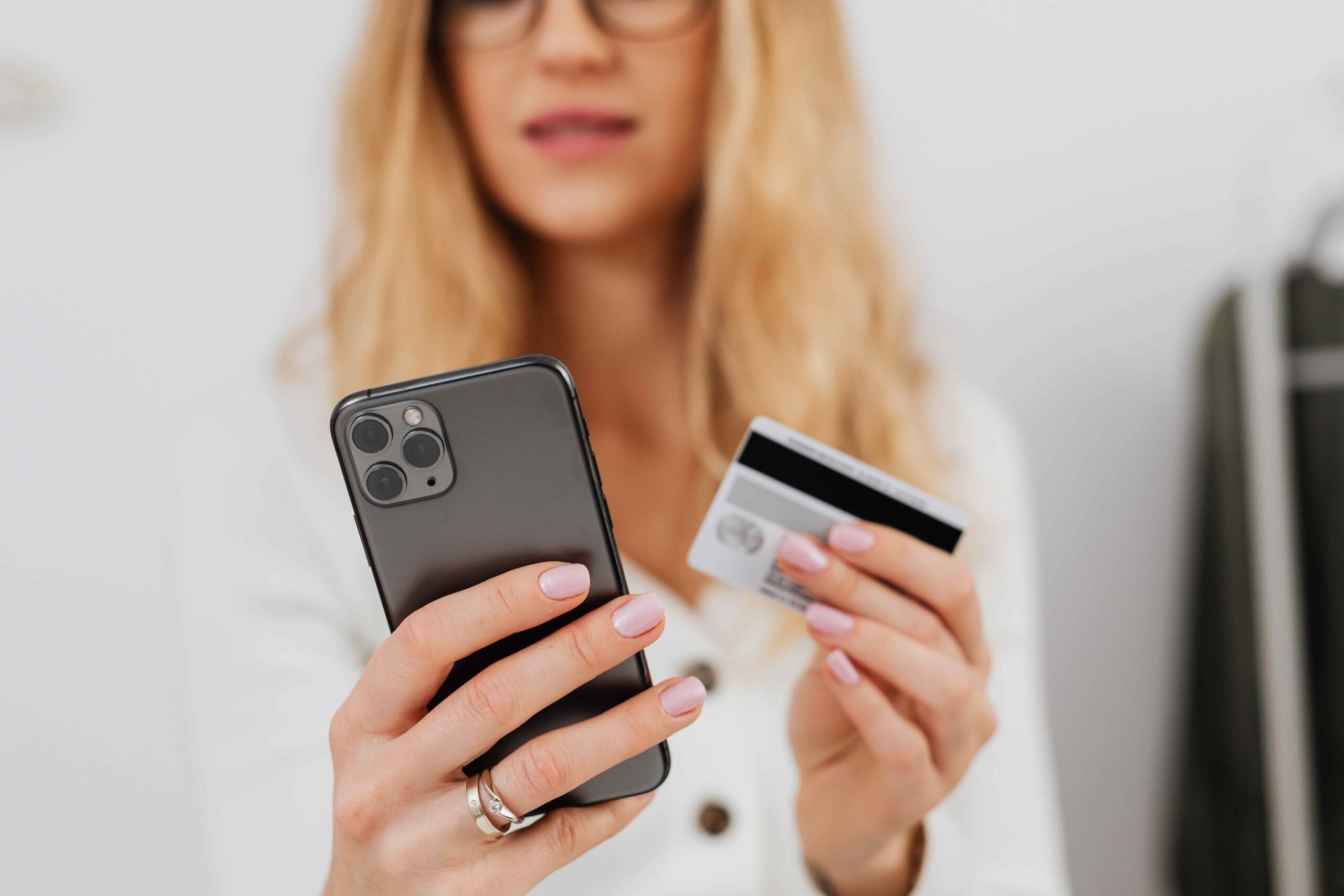 2023 Cellular Spending Hits $100 Billion in History Time